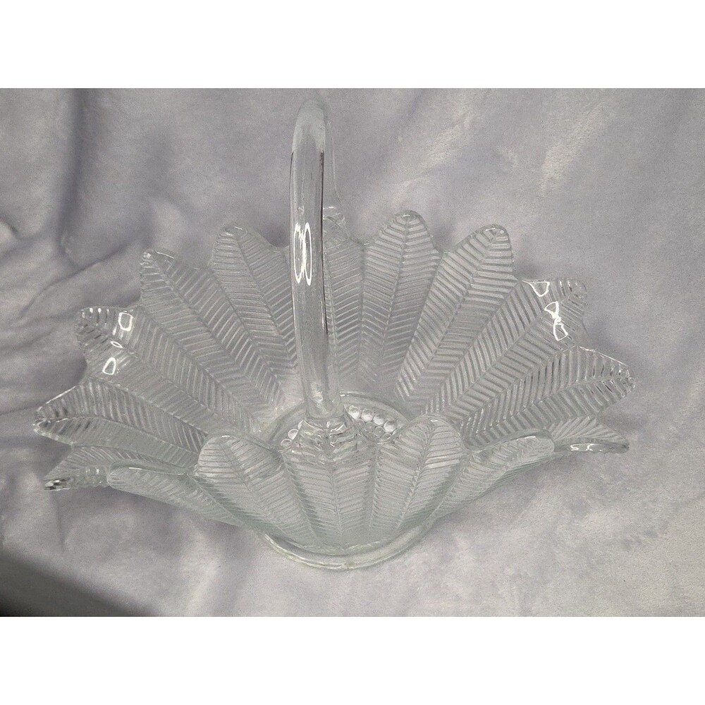 Vintage L.E. Smith Clear Crystal Glass Fern Feather Handle Basket
